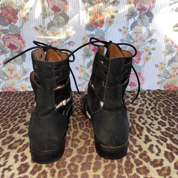 Jeffrey Campbell slashed boots - Picture 3 of 6